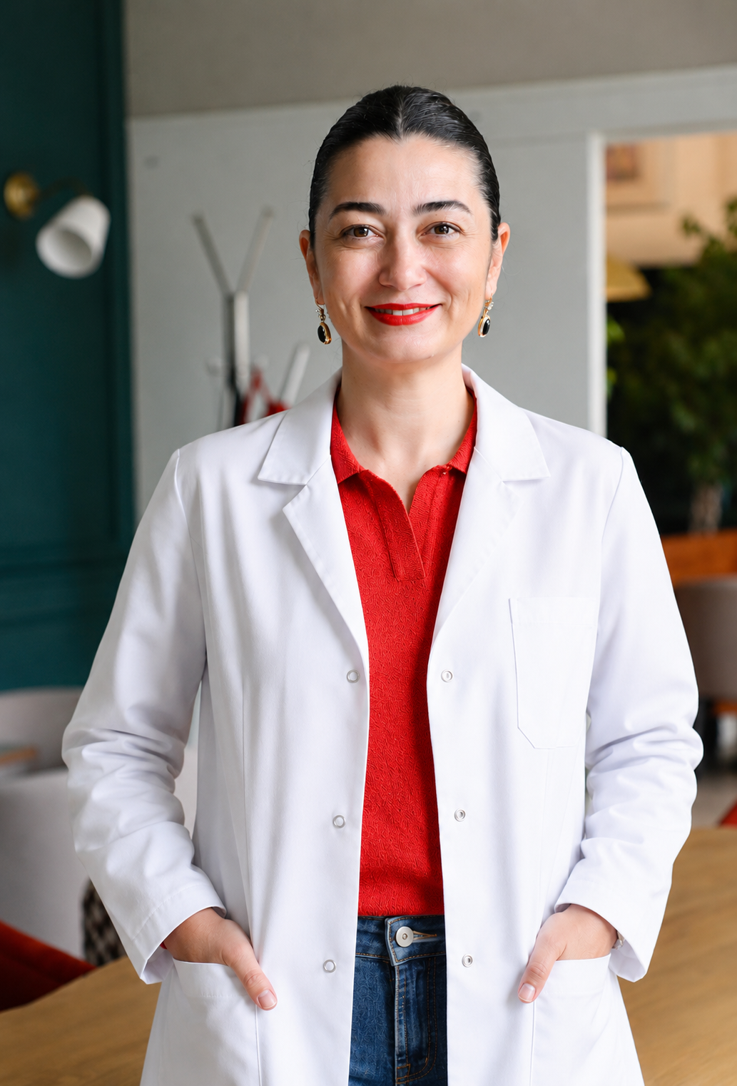Toksikolog Eczacı Tuba Çalık