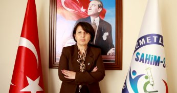 Kadınlar hem sistemi hem anneliği taşıyor
