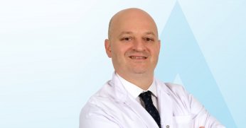 Tatilde omurga sağlığımızı tehdit eden 6 önemli hata!