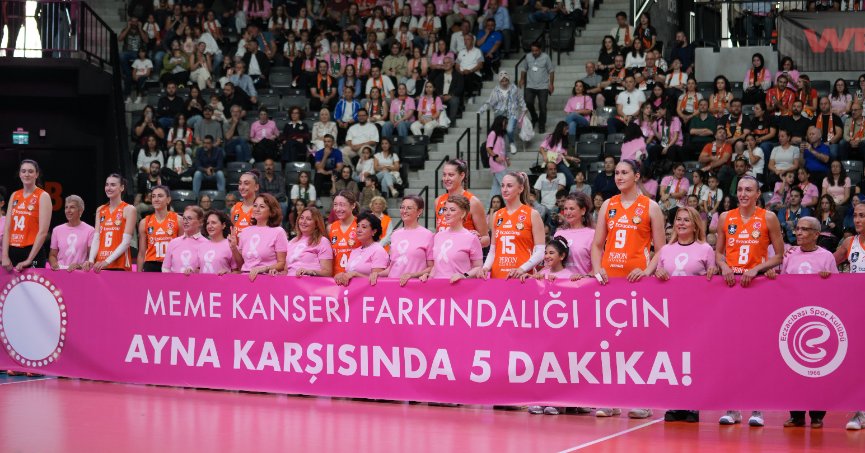 Memorial ve Eczacıbaşı spor kulübü, meme kanseri farkındalığını fileye taşıdı