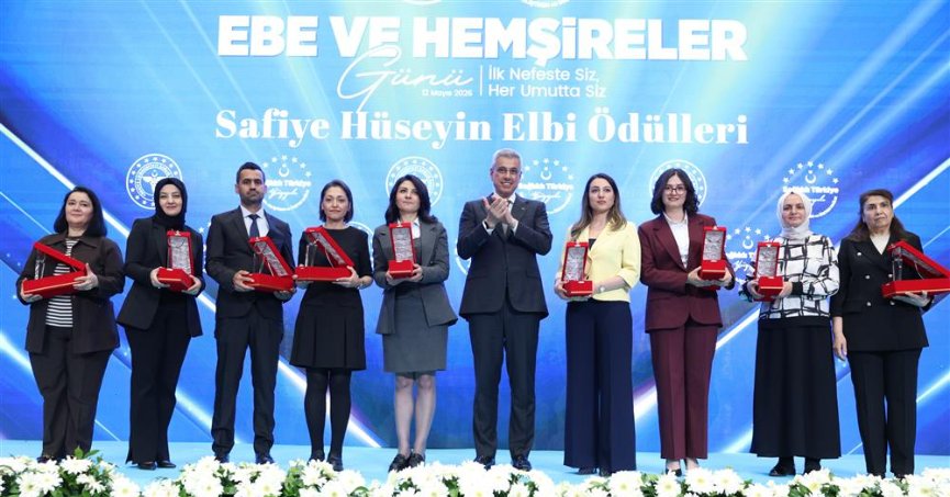 Bakan Memişoğlu’ndan Ebe ve Hemşirelere Ödül
