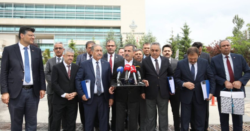 AYM önünde eylem: On binlerce dilekçe teslim edildi!