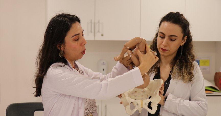 Ebeler artık sadece doğum yaptırmıyor