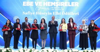 Bakan Memişoğlu’ndan Ebe ve Hemşirelere Ödül
